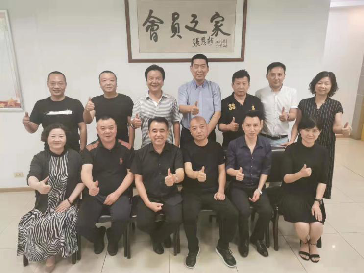 我省首個專家?guī)煺匠闪?，今泰裝飾工程經(jīng)理受(圖1)