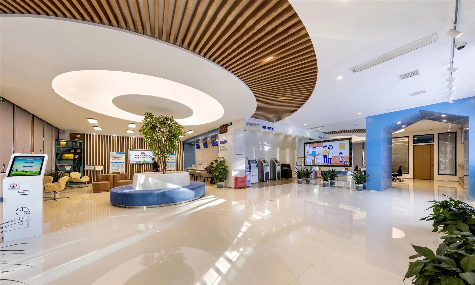 【案例賞析】武漢市車都天然氣營(yíng)業(yè)廳完工實(shí)景展示，開(kāi)放多元，活力共享！(圖6)