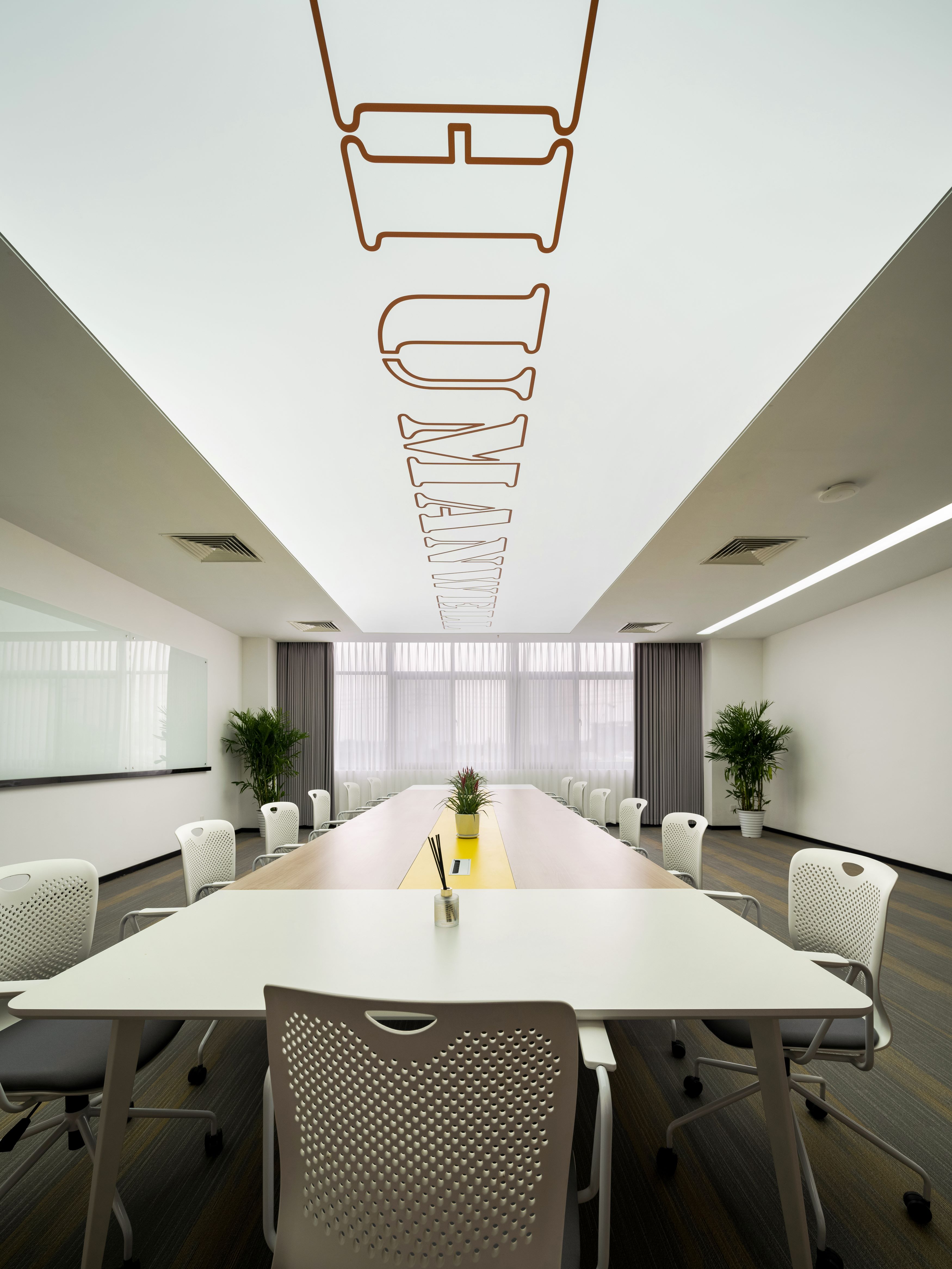 【完工案例】人福醫(yī)藥黃岡總部辦公室裝修完工！(圖5)