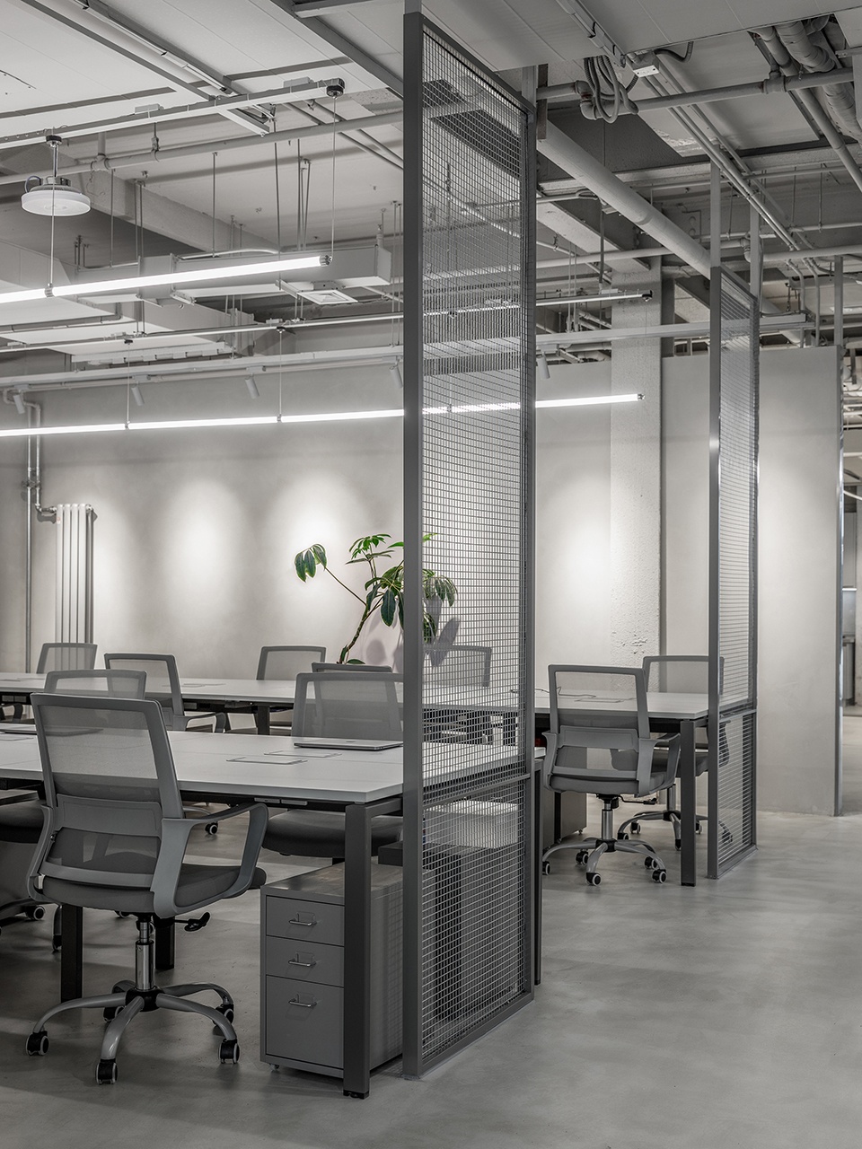 辦公室裝修設(shè)計(jì),粗狂的線條走進(jìn)工業(yè)之美！(圖2)